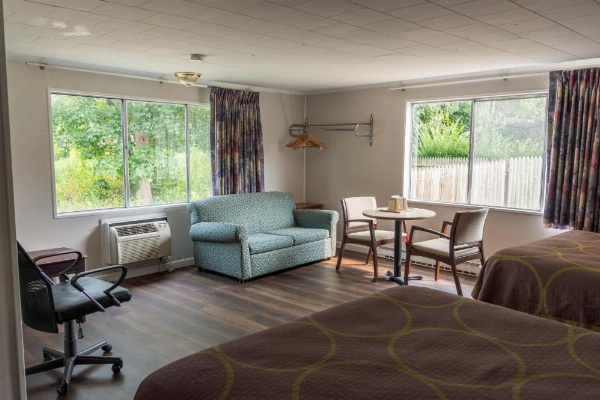 Super 8 by Wyndham W Yarmouth Hyannis/Cape Cod image 17