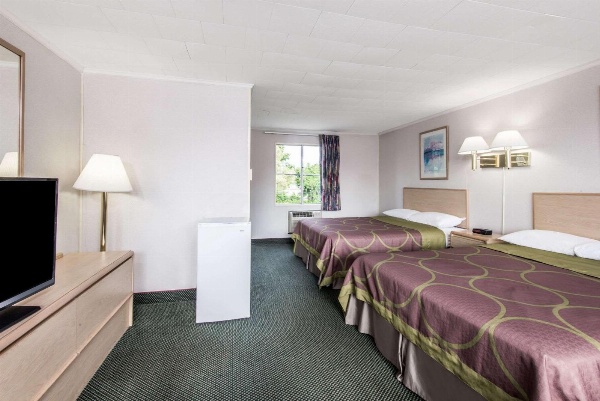 Super 8 by Wyndham W Yarmouth Hyannis/Cape Cod image 3
